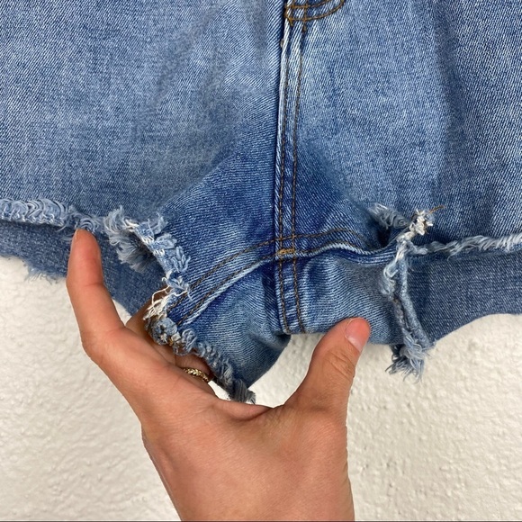 RVCA Boyfriend Distressed Denim Shorts size 30 - Picture 5 of 14